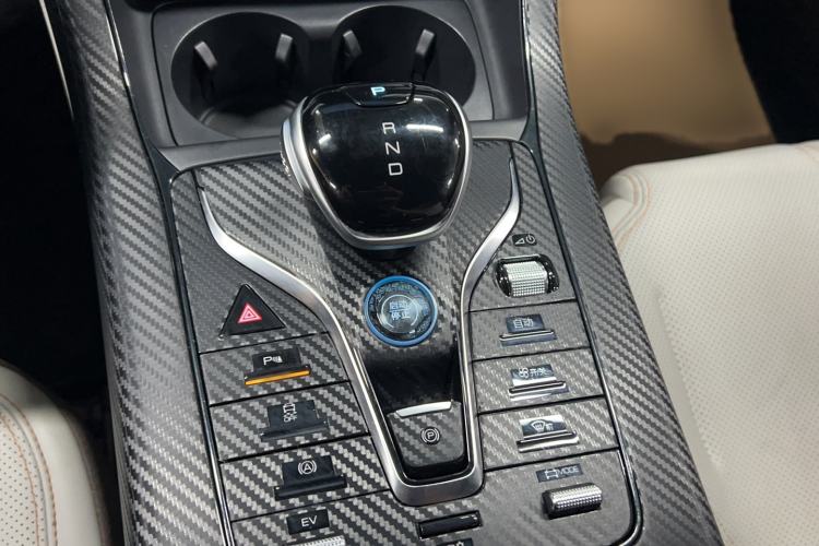 Used BYD Qin PLUS 2023 Champion Edition DM-i 55KM Leading Model Gear Lever