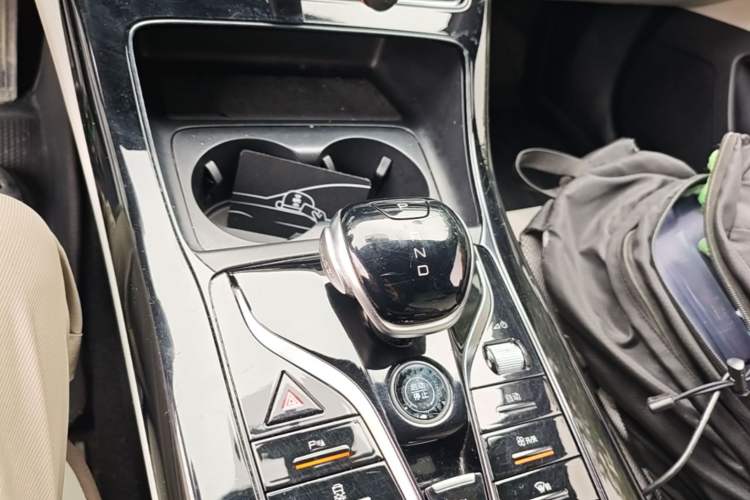 Used BYD Qin PLUS 2023 Champion Edition DM-i 55KM Leading Model Gear Lever