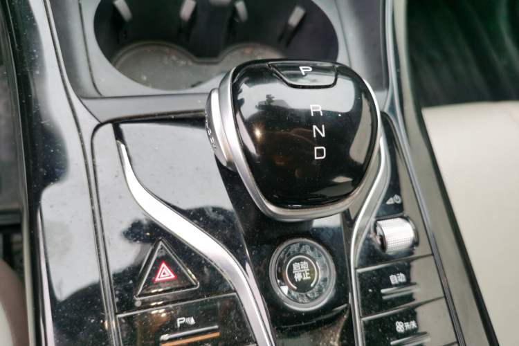 Used BYD Qin PLUS 2023 Champion Edition DM-i 55KM Leading Model Gear Lever