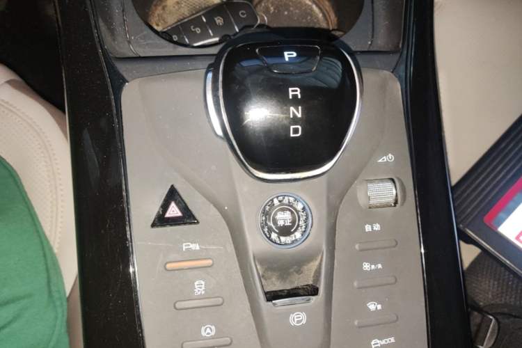 Used BYD Qin PLUS 2023 Champion Edition DM-i 55KM Leading Model Gear Lever