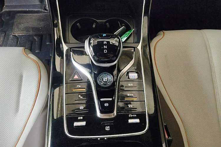 Used BYD Qin PLUS 2023 Champion Edition EV 610KM Excellence Model Gear Lever