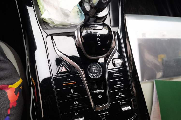 Used BYD Qin PLUS 2023 Champion Edition DM-i 55KM Leading Model Gear Lever