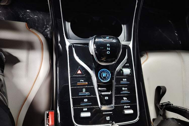 Used BYD Qin PLUS 2023 Champion Edition EV 510KM Leading Model Gear Lever