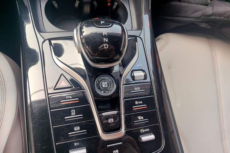 Used BYD Qin PLUS 2023 Champion Edition DM-i 55KM Leading Model Gear Lever