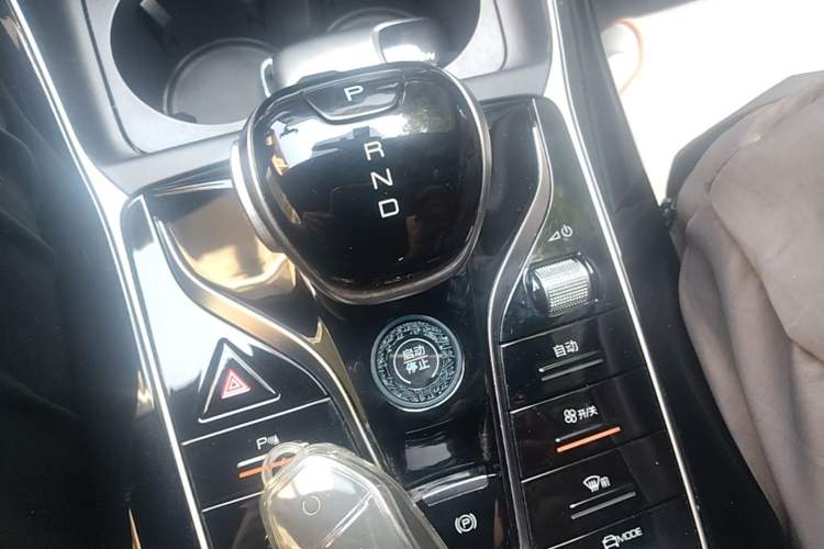 Used BYD Qin PLUS 2023 Champion Edition DM-i 120KM Leading Model Gear Lever