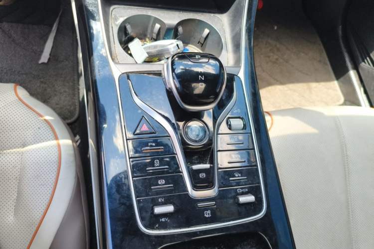 Used BYD Qin PLUS 2023 Champion Edition DM-i 120KM Leading Model Gear Lever