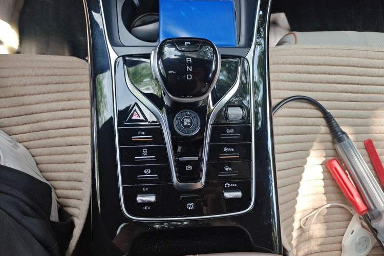 Used BYD Qin PLUS 2023 Champion Edition DM-i 120KM Leading Model Gear Lever