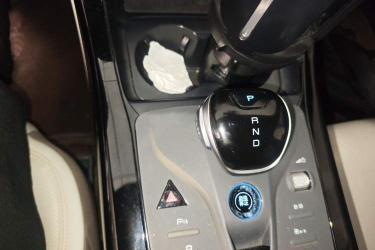 Used BYD Qin PLUS 2023 Champion Edition DM-i 55KM Leading Model Gear Lever