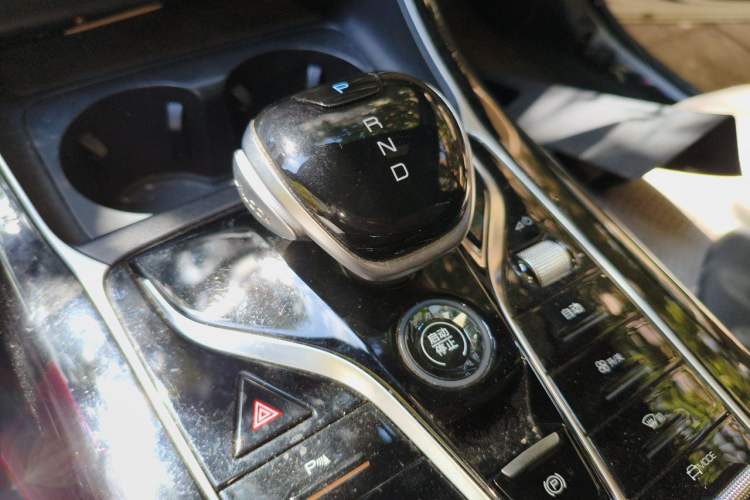 Used BYD Qin PLUS 2023 Champion Edition EV 420KM Leading Model Gear Lever