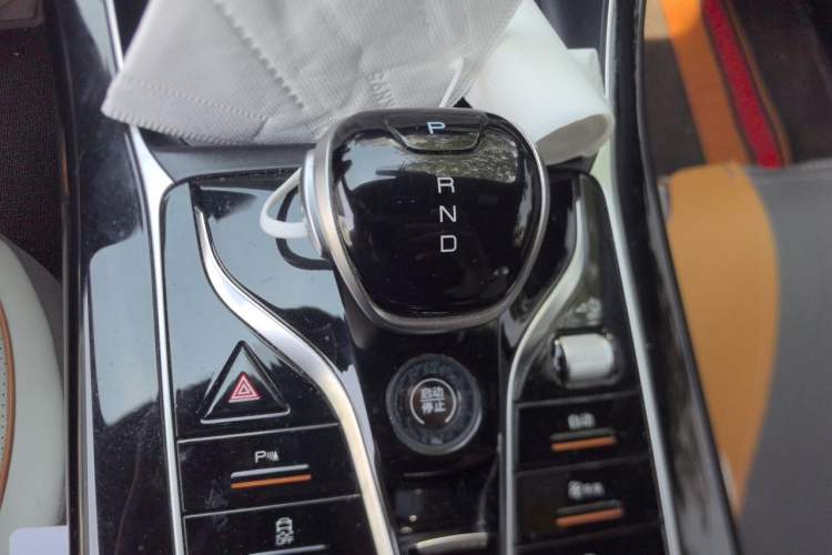 Used BYD Qin PLUS 2023 Champion Edition DM-i 120KM Leading Model Gear Lever