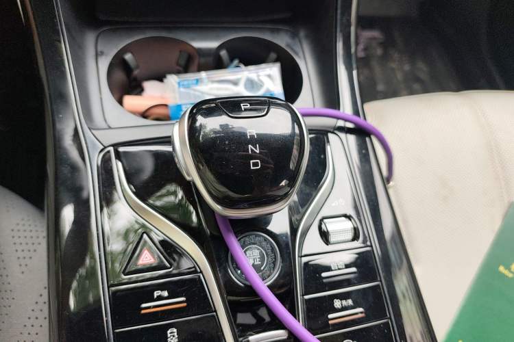 Used BYD Qin PLUS 2023 Champion Edition DM-i 55KM Leading Model Gear Lever