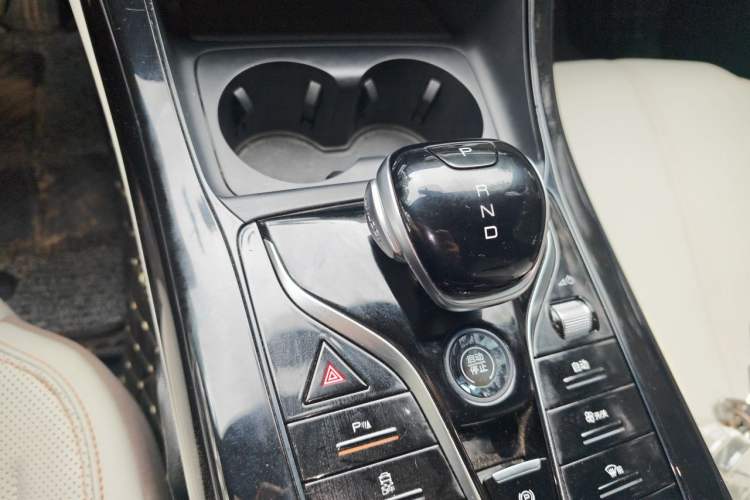 Used BYD Qin PLUS 2023 Champion Edition DM-i 55KM Leading Model Gear Lever