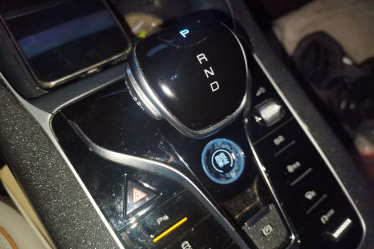 Used BYD Qin PLUS 2023 Champion Edition DM-i 120KM Leading Model Gear Lever