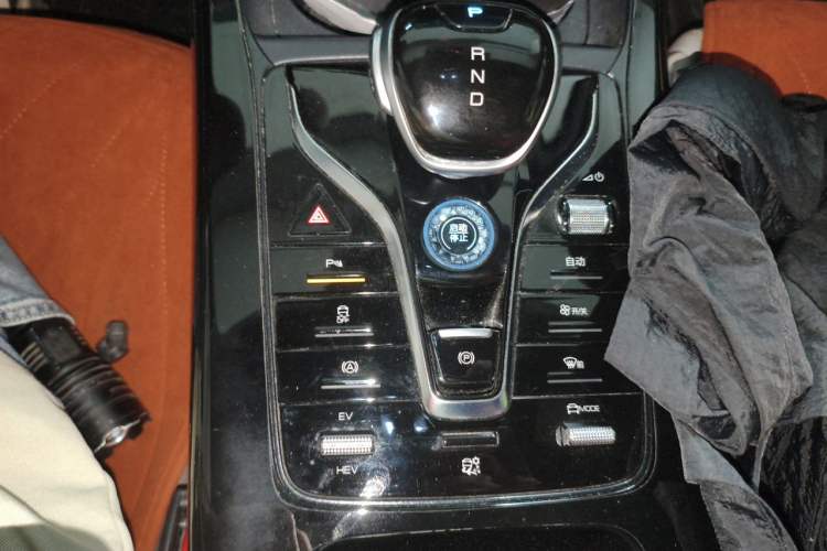 Used BYD Qin PLUS 2023 Champion Edition DM-i 55KM Leading Model Gear Lever