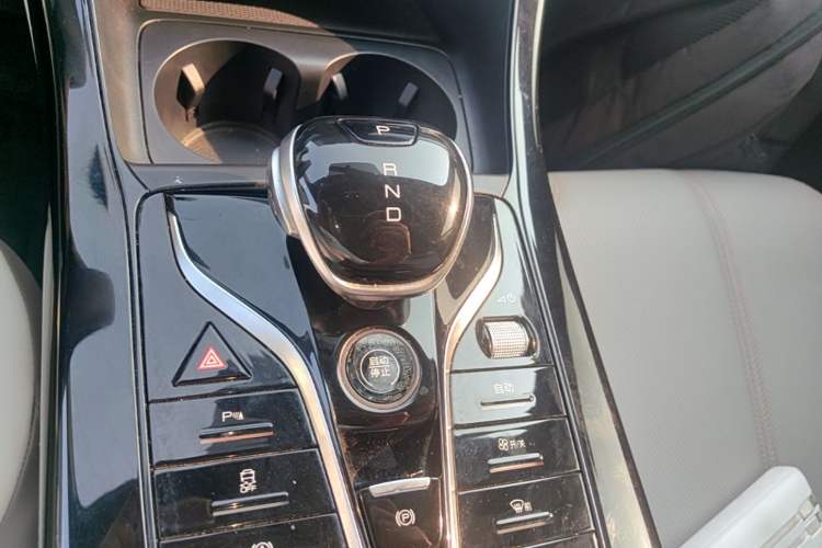 Used BYD Qin PLUS 2023 Champion Edition DM-i 55KM Leading Model Gear Lever