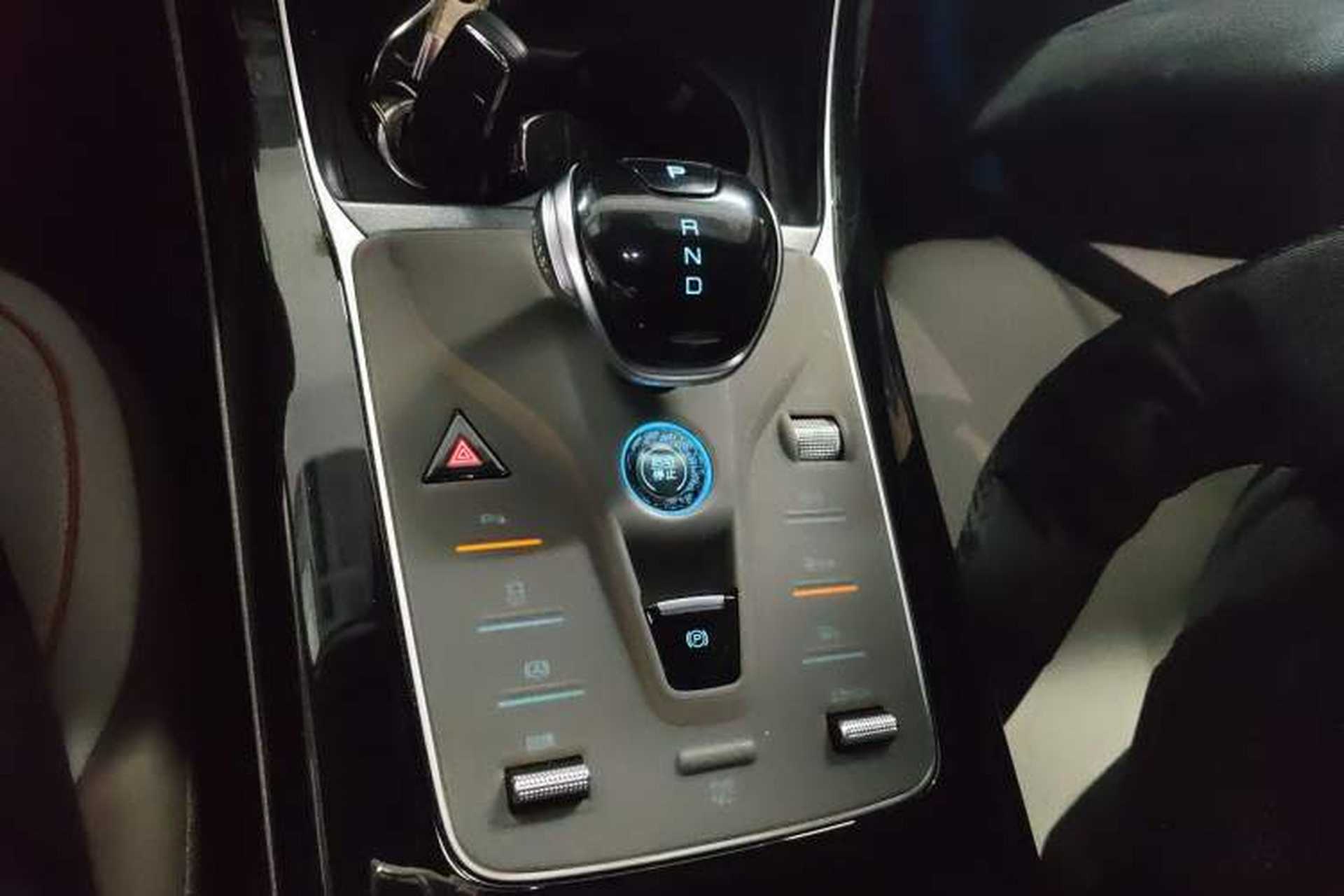 Used BYD Qin PLUS 2023 Champion Edition EV 420KM Leading Model Gear Lever