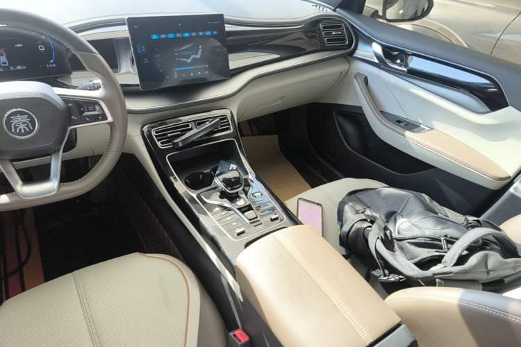 Used BYD Qin PLUS 2023 Champion Edition DM-i 120KM Leading Model Gear Lever