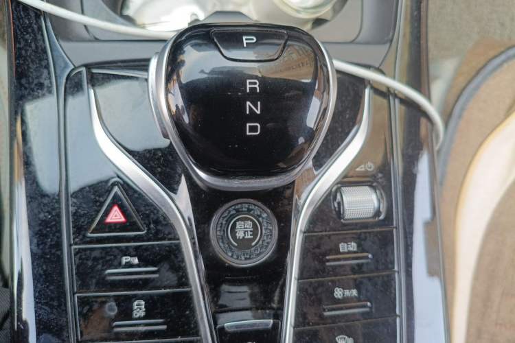 Used BYD Qin PLUS 2023 Champion Edition DM-i 55KM Leading Model Gear Lever
