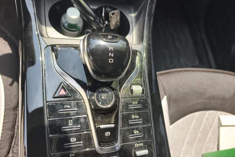 Used BYD Qin PLUS 2023 Champion Edition DM-i 55KM Leading Model Gear Lever