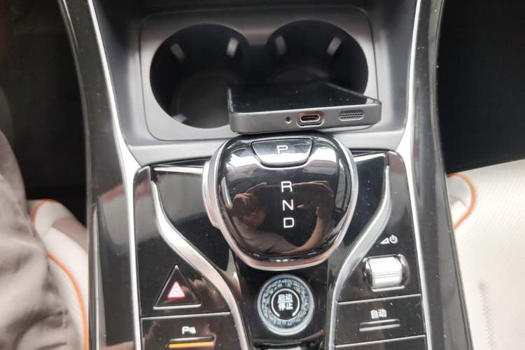 Used BYD Qin PLUS 2023 Champion Edition DM-i 120KM Beyond Model Gear Lever