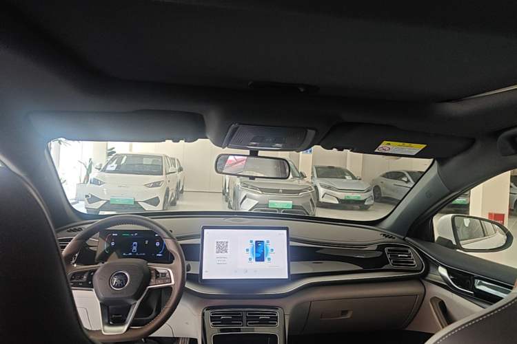 Used BYD Qin PLUS 2023 Champion Edition DM-i 120KM Beyond Model Headliner