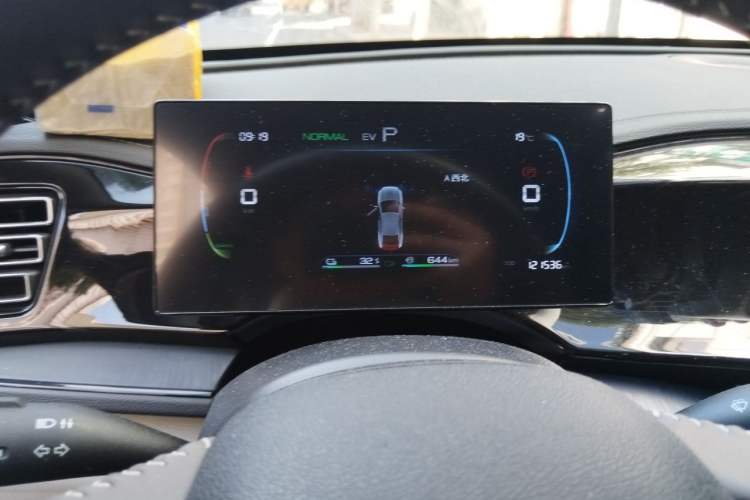 Used BYD Qin PLUS 2023 Champion Edition DM-i 55KM Leading Model Instrument Cluster