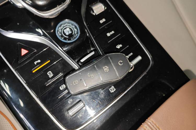 Used BYD Qin PLUS 2023 Champion Edition DM-i 120KM Leading Model Interior 1