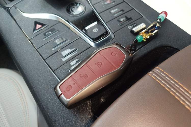 Used BYD Qin PLUS 2023 Champion Edition DM-i 55KM Leading Model Interior 1
