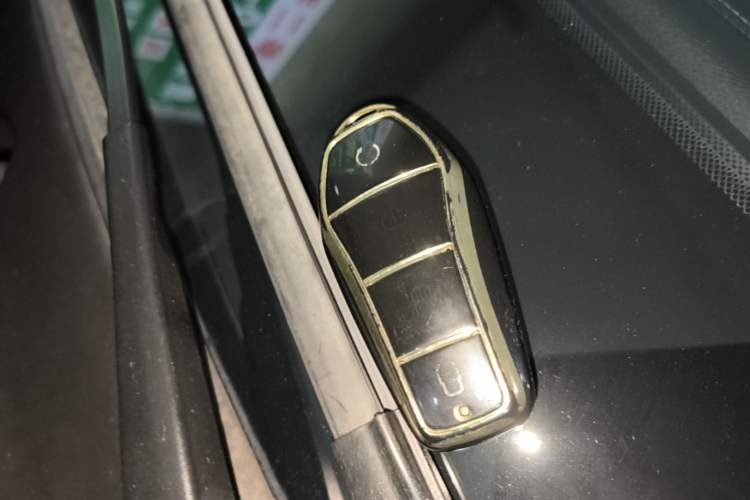 Used BYD Qin PLUS 2023 Champion Edition DM-i 55KM Leading Model Interior 1