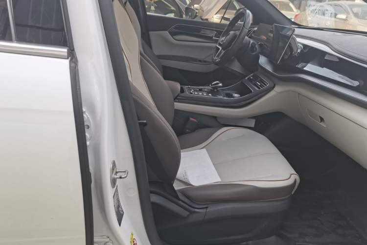 Used BYD Qin PLUS 2023 Champion Edition EV 510KM Leading Model Interior 10
