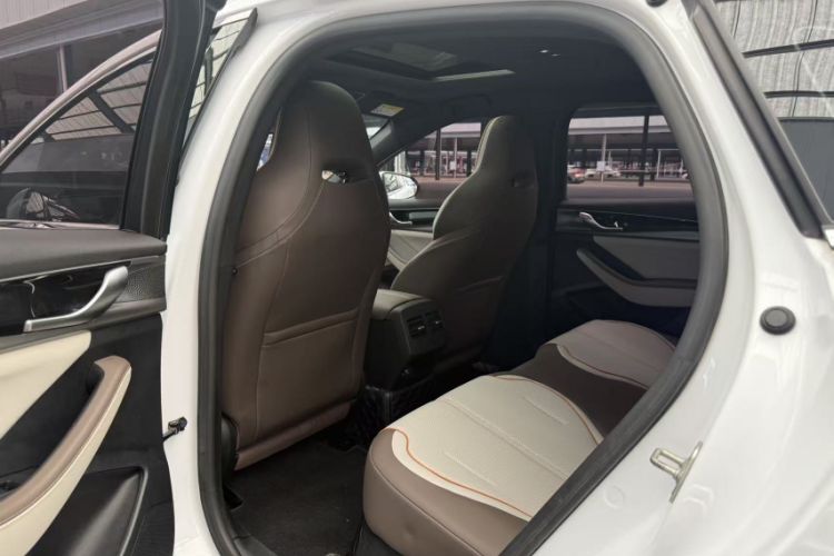 Used BYD Qin PLUS 2023 Champion Edition DM-i 120KM Leading Model Interior 2