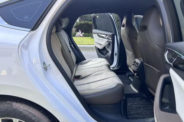 Used BYD Qin PLUS 2023 Champion Edition DM-i 55KM Leading Model Interior 2