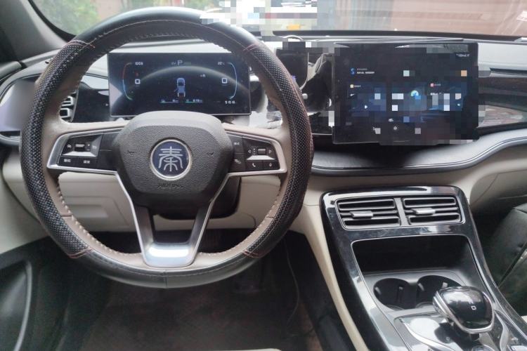Used BYD Qin PLUS 2023 Champion Edition DM-i 55KM Leading Model Interior 2