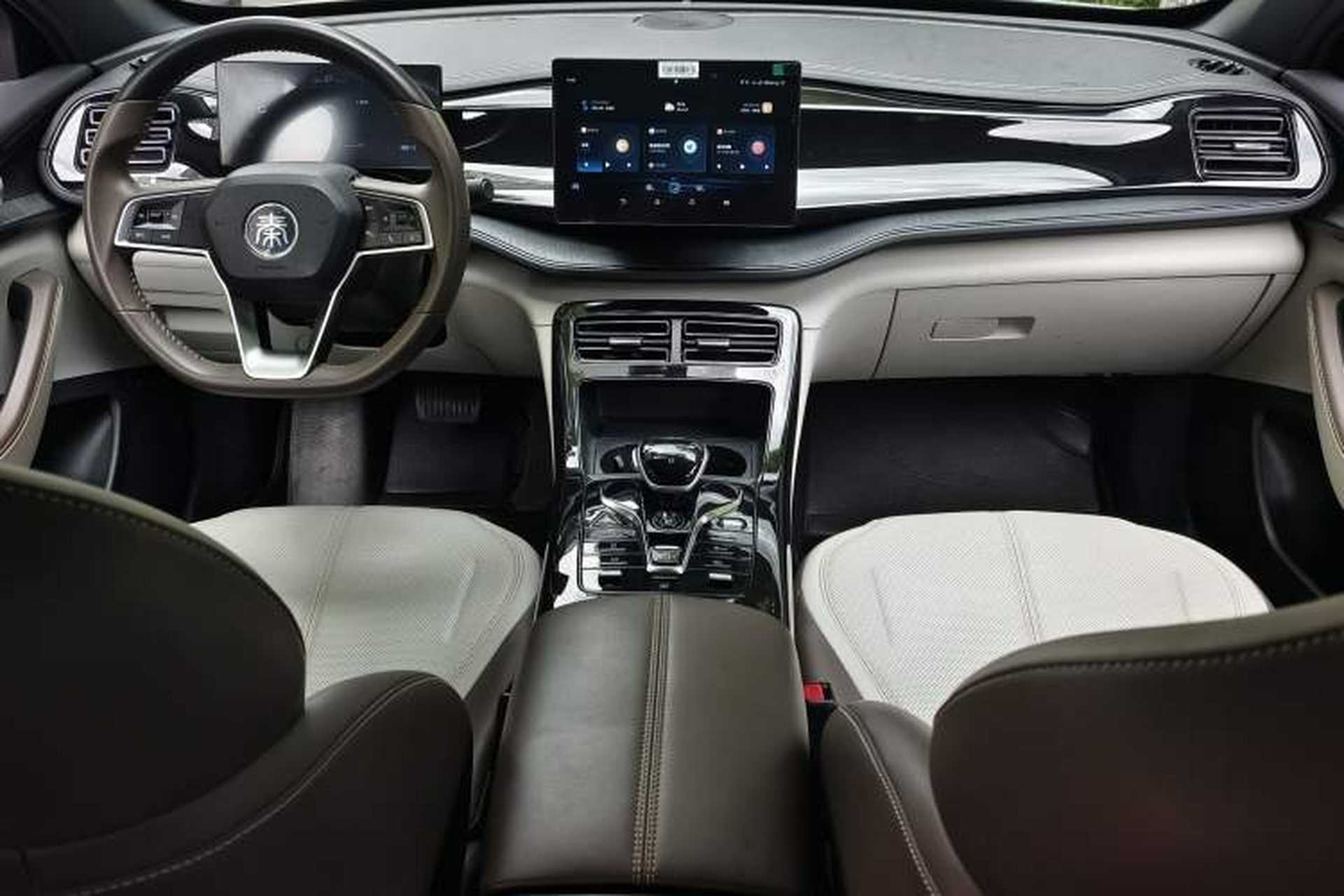 Used BYD Qin PLUS 2023 Champion Edition DM-i 55KM Leading Model Interior 2
