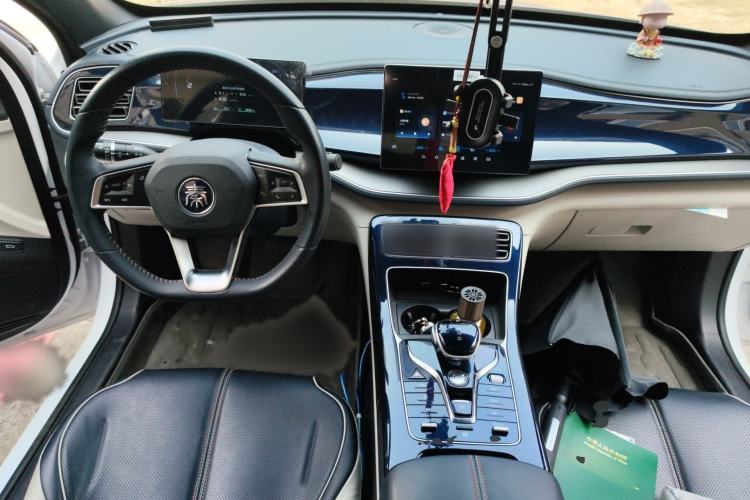 Used BYD Qin PLUS 2023 Champion Edition DM-i 120KM Leading Model Interior 2