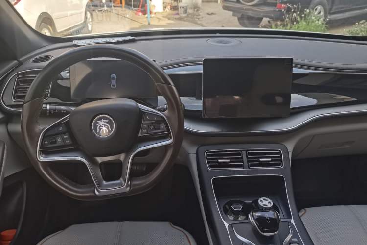 Used BYD Qin PLUS 2023 Champion Edition EV 510KM Leading Model Interior 2