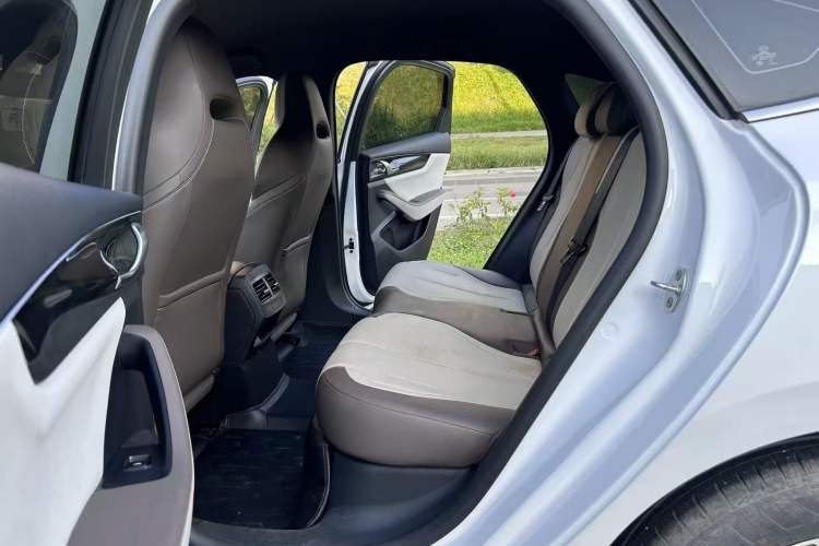Used BYD Qin PLUS 2023 Champion Edition DM-i 55KM Leading Model Interior 3