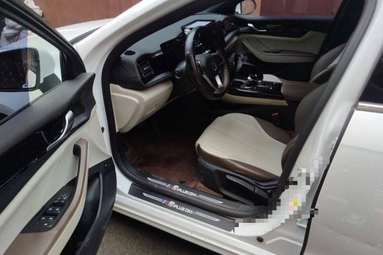 Used BYD Qin PLUS 2023 Champion Edition DM-i 55KM Leading Model Interior 3