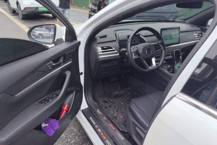 Used BYD Qin PLUS 2023 EV 510KM Travel Edition Interior 3