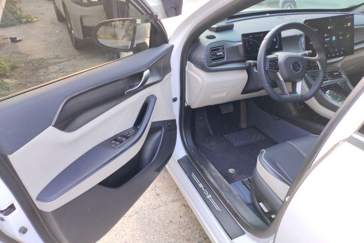 Used BYD Qin PLUS 2023 Champion Edition DM-i 55KM Superior Model Interior 3