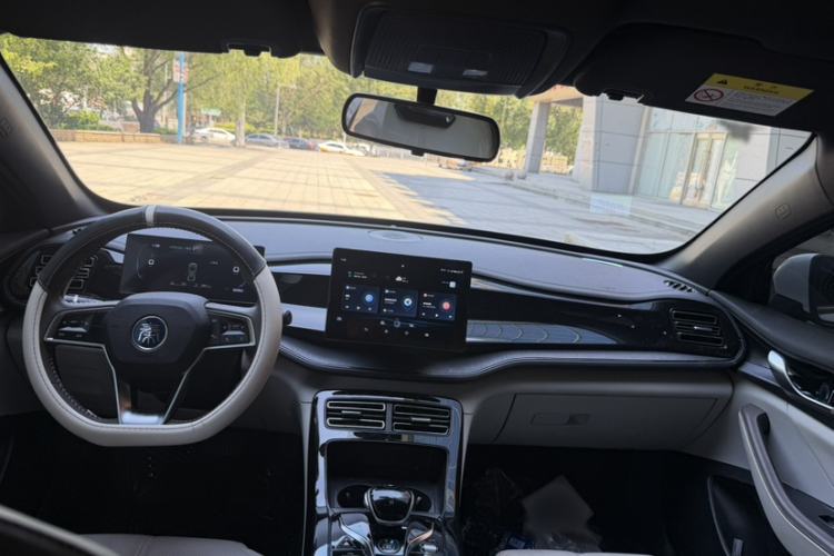 Used BYD Qin PLUS 2023 Champion Edition DM-i 55KM Leading Model Interior 3