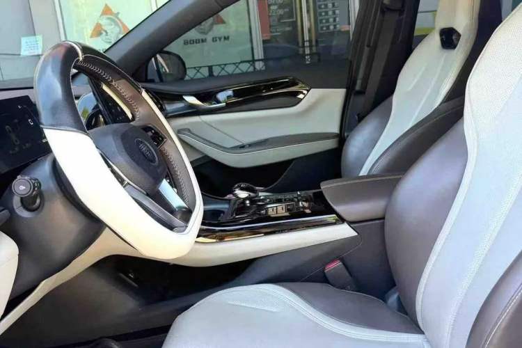 Used BYD Qin PLUS 2023 Champion Edition DM-i 55KM Leading Model Interior 3