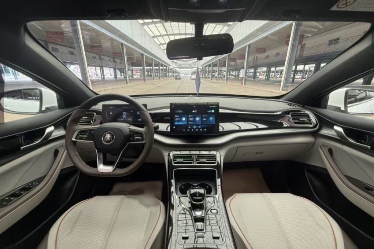 Used BYD Qin PLUS 2023 Champion Edition DM-i 120KM Leading Model Interior 4