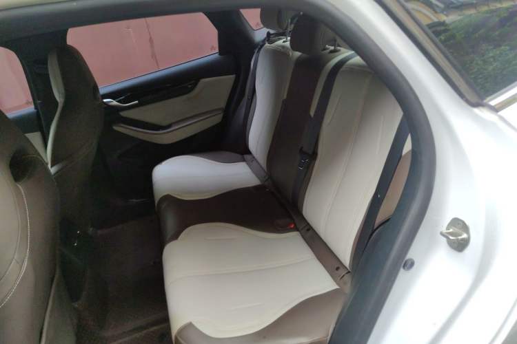 Used BYD Qin PLUS 2023 Champion Edition DM-i 55KM Leading Model Interior 4