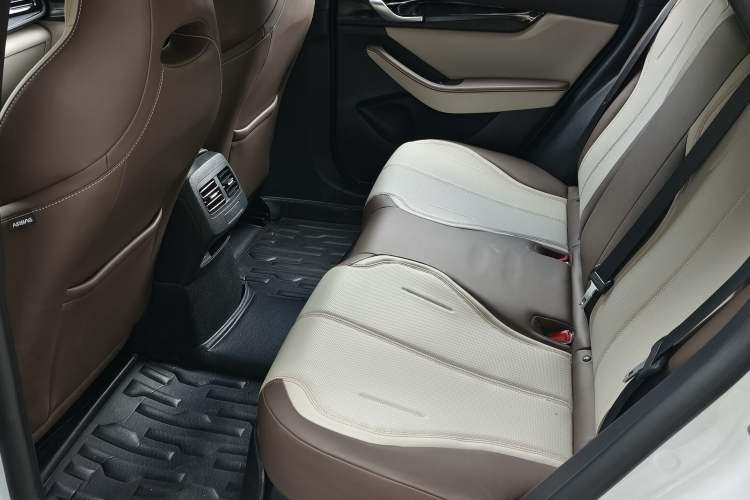 Used BYD Qin PLUS 2023 Champion Edition DM-i 55KM Leading Model Interior 4