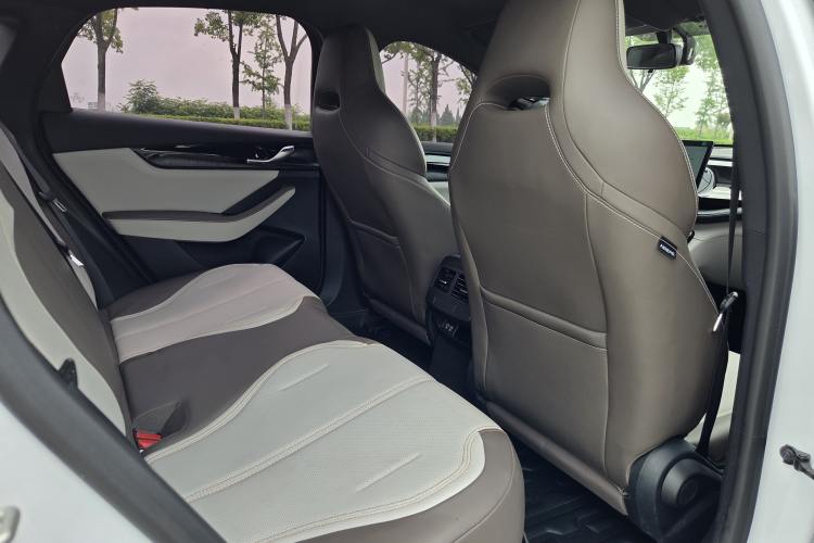 Used BYD Qin PLUS 2023 Champion Edition DM-i 55KM Leading Model Interior 4