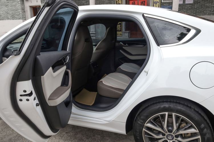 Used BYD Qin PLUS 2023 Champion Edition DM-i 55KM Superior Model Interior 4
