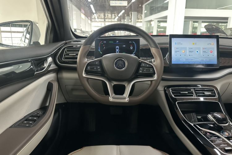 Used BYD Qin PLUS 2023 Champion Edition EV 420KM Leading Model Interior 5