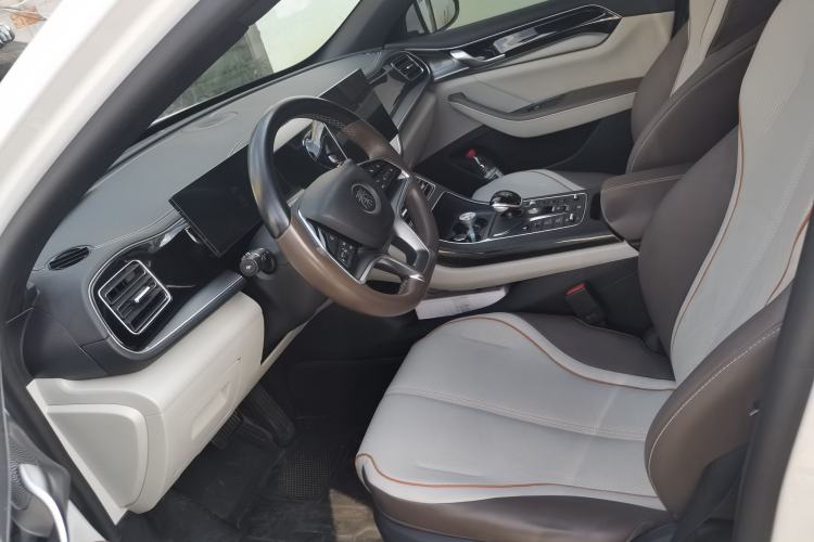 Used BYD Qin PLUS 2023 Champion Edition EV 510KM Leading Model Interior 5