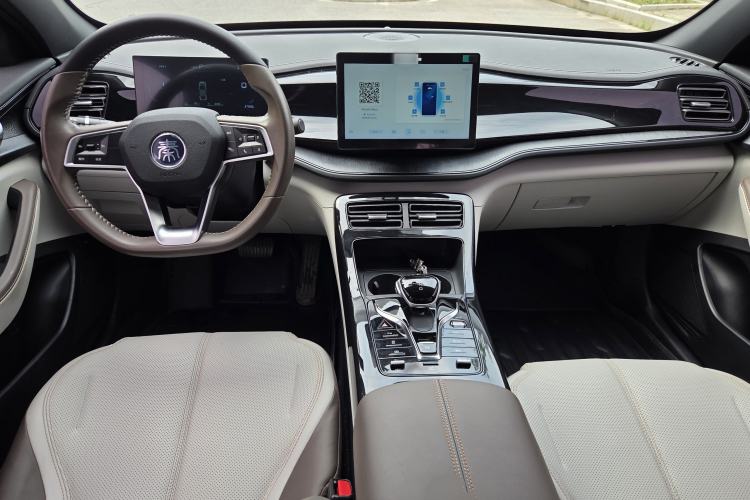 Used BYD Qin PLUS 2023 Champion Edition DM-i 55KM Leading Model Interior 5